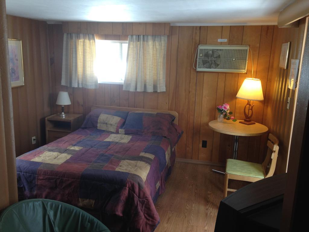 Amber Lantern Motel Lake George Habitación foto
